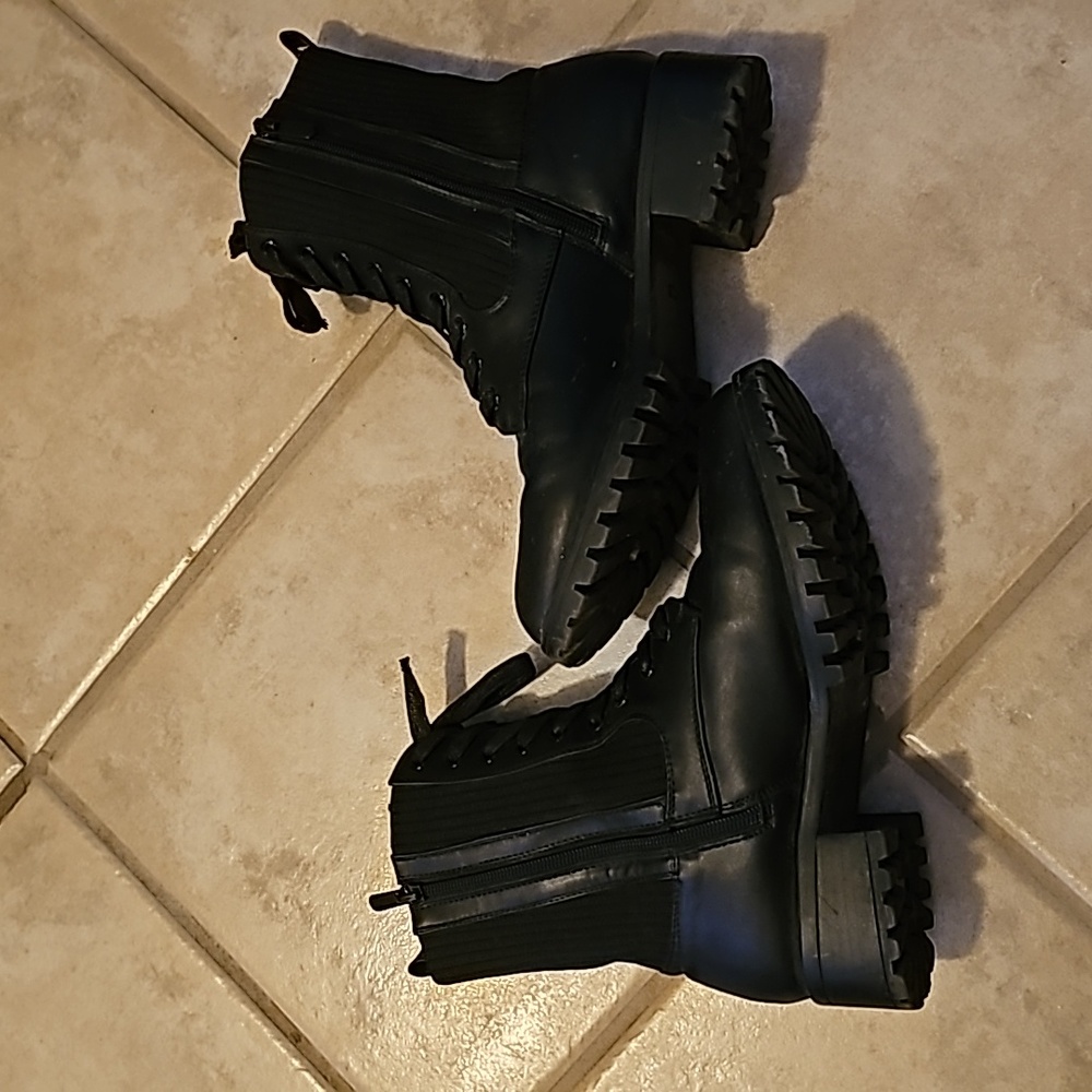 Torrid 8.5 WW Black Combat Boots